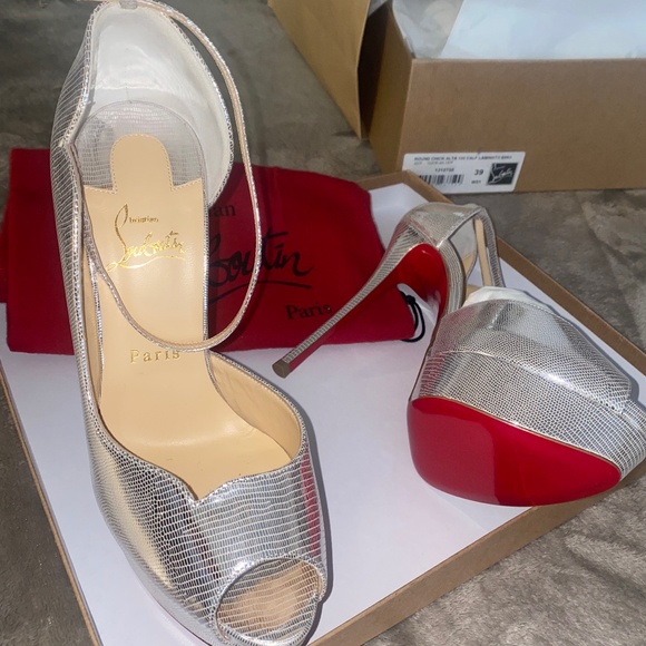 Heels - Picture 1 of 2